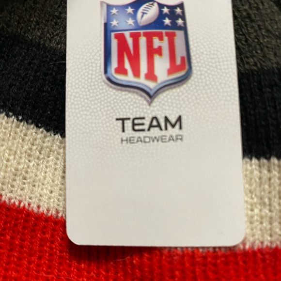 Official NFL Falcon Team Kids Beanie - Picture 2 of 5